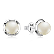 E-12474/1 - 925 Sterling silver stud with fresh water pearl.