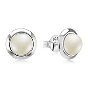 E-12475/1 - 925 Sterling silver stud with fresh water pearl.