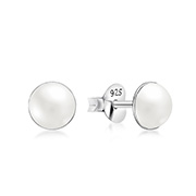 E-12641 - 925 Sterling silver stud with synthetic pearl.