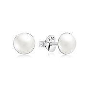 E-12642 - 925 Sterling silver stud with synthetic pearl.