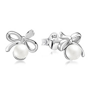 E-13409 - 925 Sterling silver stud with synthetic pearl.