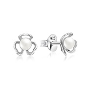 E-13437 - 925 Sterling silver stud with synthetic pearl.