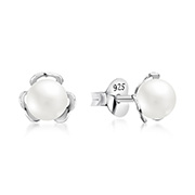 E-13438 - 925 Sterling silver stud with synthetic pearl.