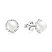 E-13629 - 925 Sterling silver stud with synthetic pearl.
