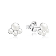 E-13738 - 925 Sterling silver stud with synthetic pearl.