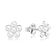 E-14225 - 925 Sterling silver stud with synthetic pearl.