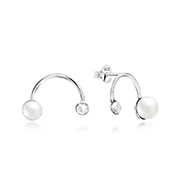 E-14424 - 925 Sterling silver stud with synthetic pearl.
