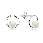 E-15393 - 925 Sterling silver stud with fresh water pearl.