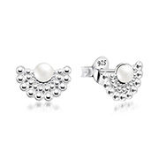 E-15847 - 925 Sterling silver stud with synthetic pearl.