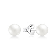 E-352 - 925 Sterling silver stud with synthetic pearl.