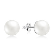 E-6131 - 925 Sterling silver stud with synthetic pearl.