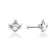 NS-656 - 925 Sterling silver nose stud with synthetic pearl.