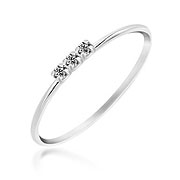 RI-865 - 925 Sterling silver ring with crystals.