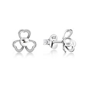 Plain 925 Sterling silver stud earring.